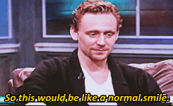Tom Hiddleston, normal smile
